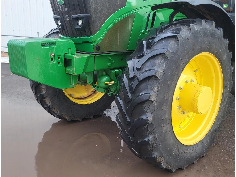 John Deere 6215r 2021 alt