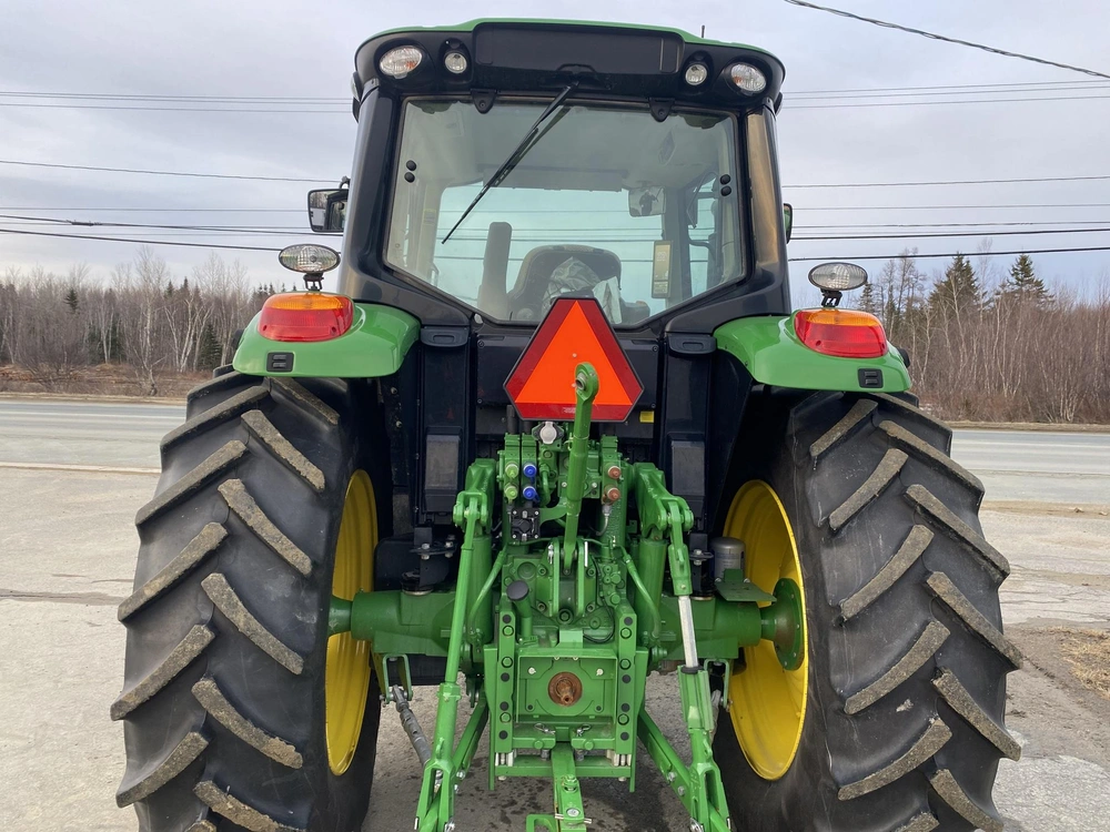 2022 John Deere 6120m alt
