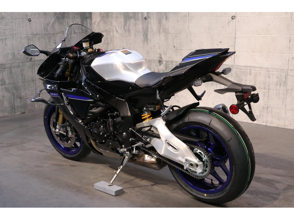 2026 Yamaha Yzf-r1m alt