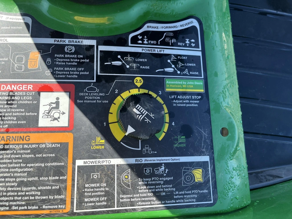 2021 John Deere X739 alt