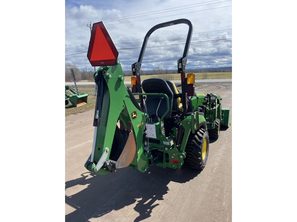 2022 John Deere 1025r alt
