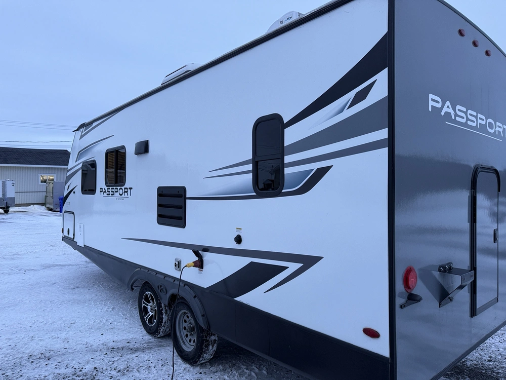 Passport 219bh 2022 alt