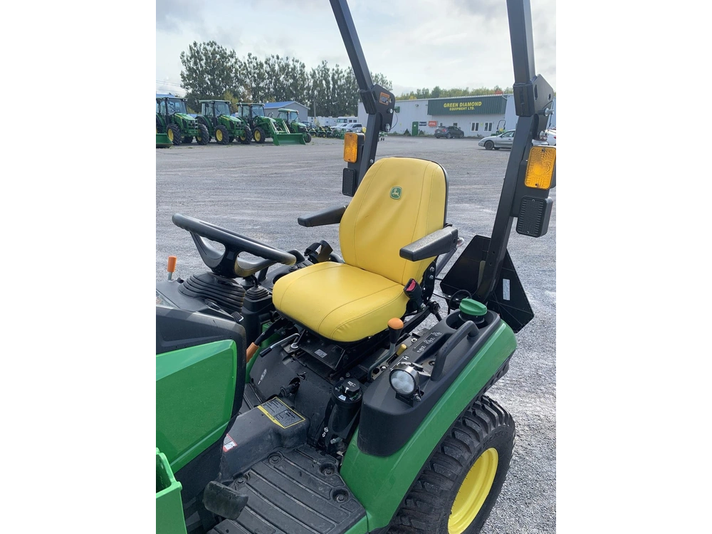 2023 John Deere 1025r alt