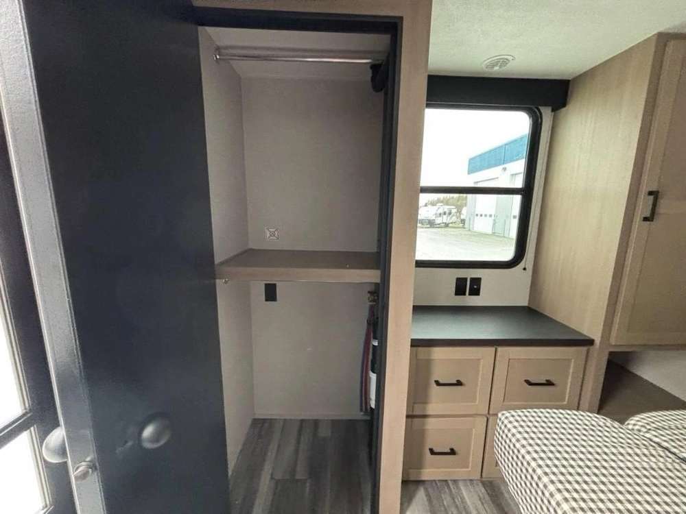 Jayco Jay Flight Bungalow 404loft 2026 alt