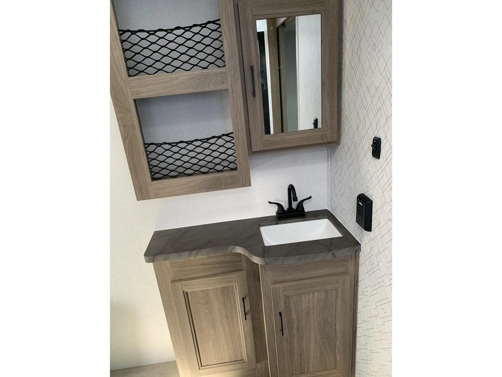 Coachmen Freedom Express 245rks 2026 alt