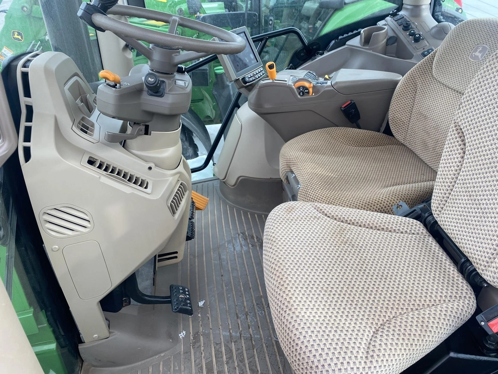 2023 John Deere 6r 155 alt