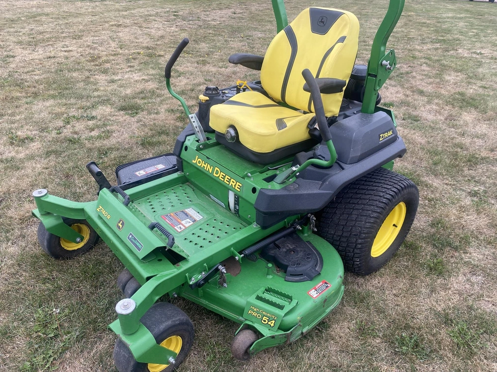 2019 John Deere Z740r alt