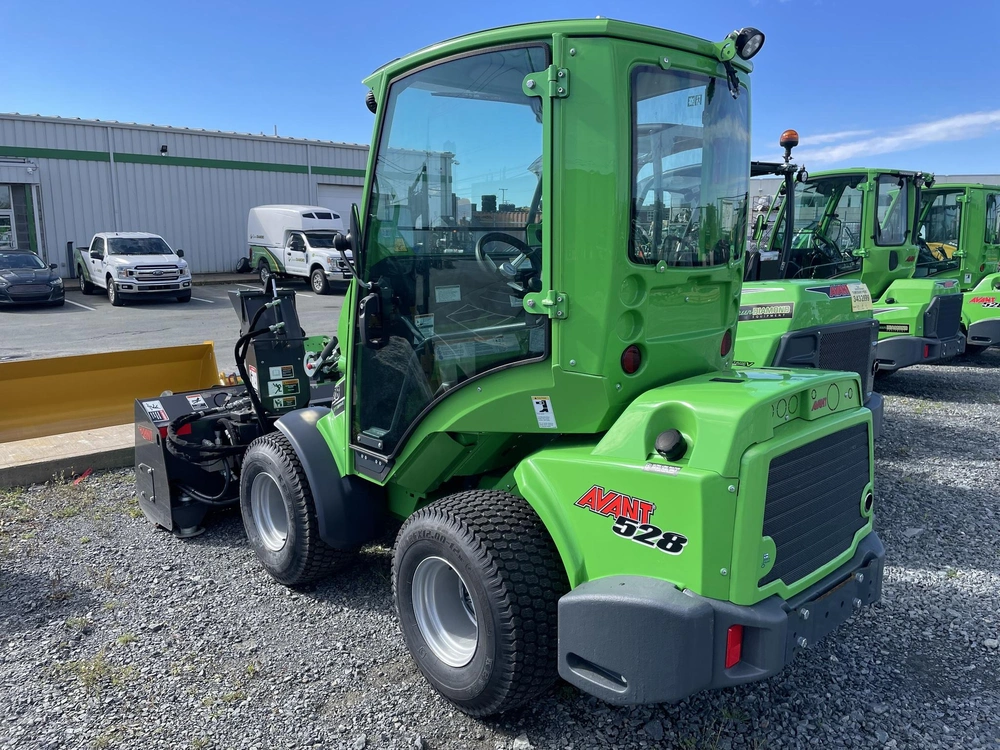 Avant M528 2023 alt