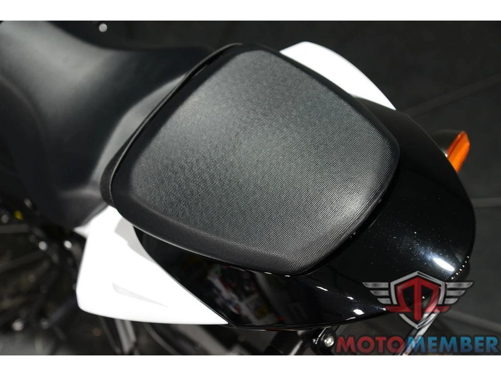 2023 Suzuki Gsx-s750z alt