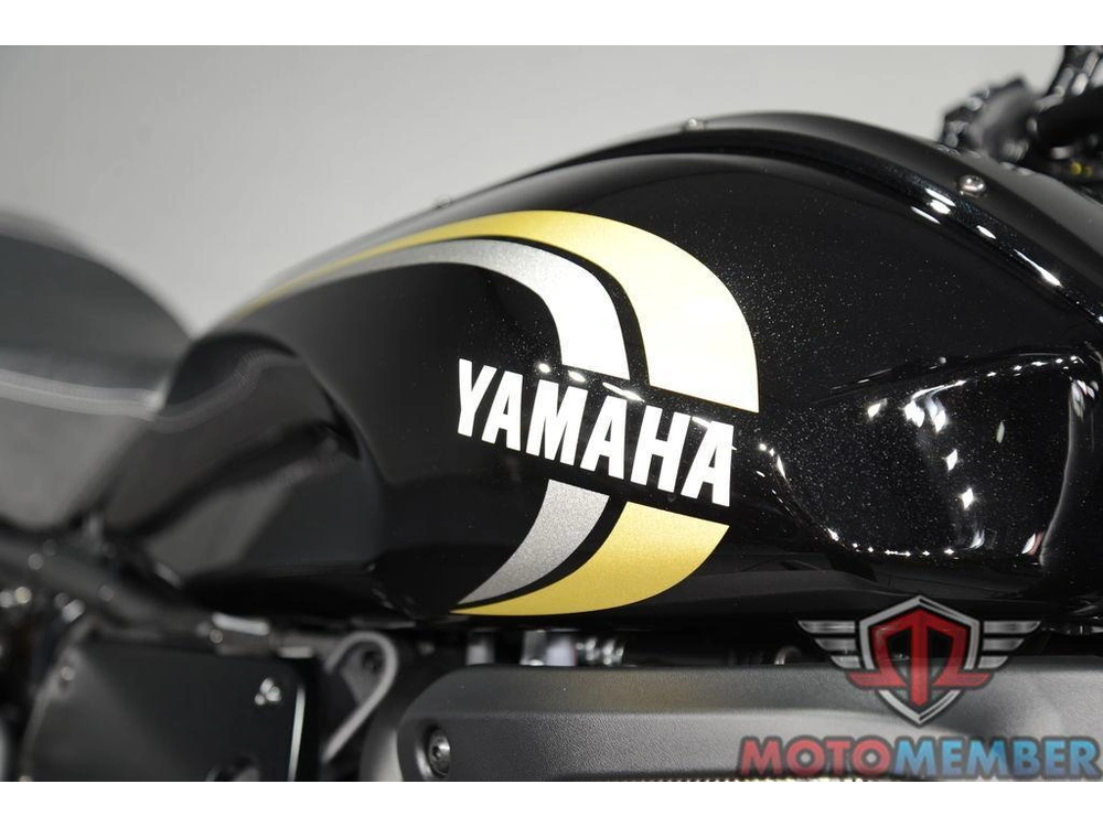 2025 Yamaha Xsr700 alt