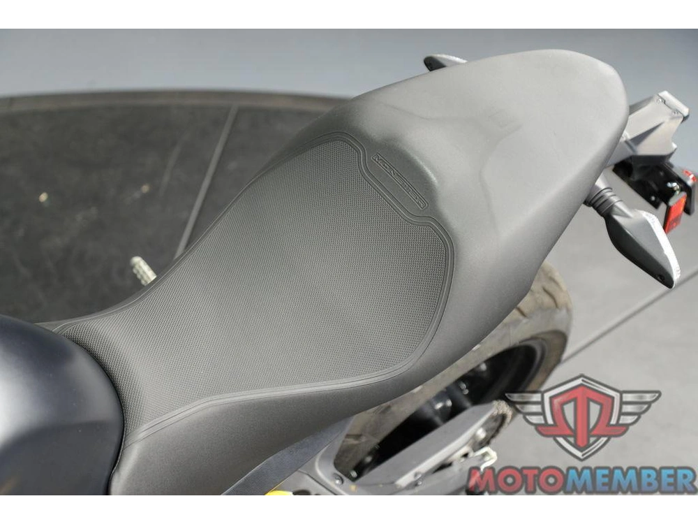 2018 Ducati Monster 797 Plus Dark Stealth alt