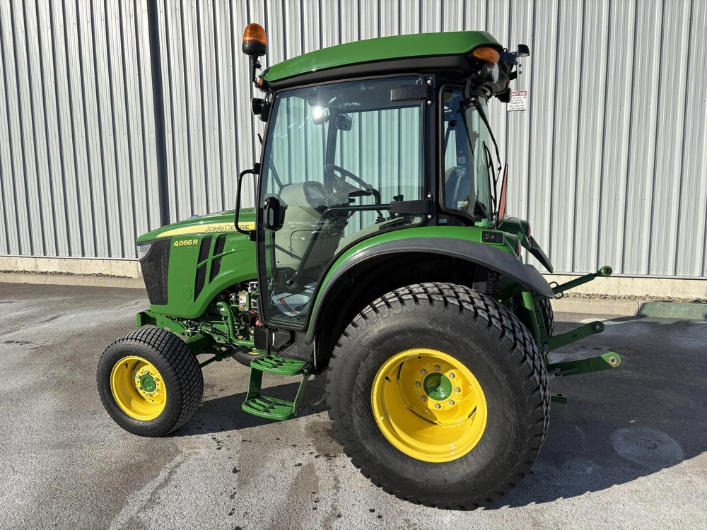 2022 John Deere 4066r alt
