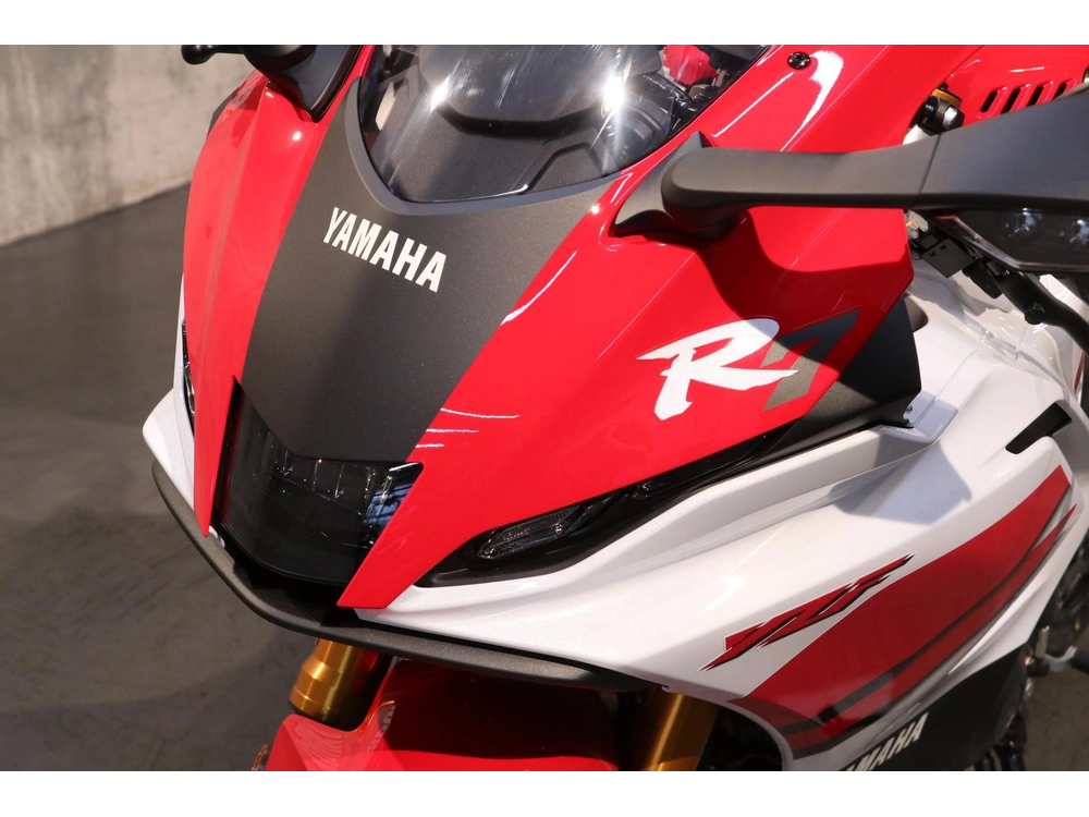 2026 Yamaha Yzf-r7 70e Anniversaire alt
