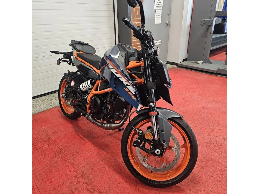 2025 Ktm Duke 390 alt