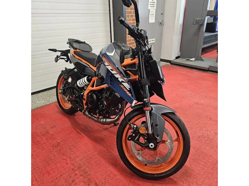 2025 KTM DUKE 390