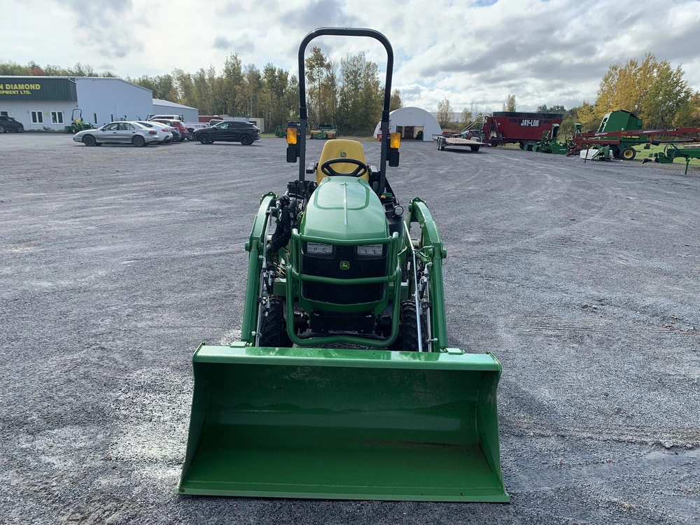 2023 John Deere 1025r alt