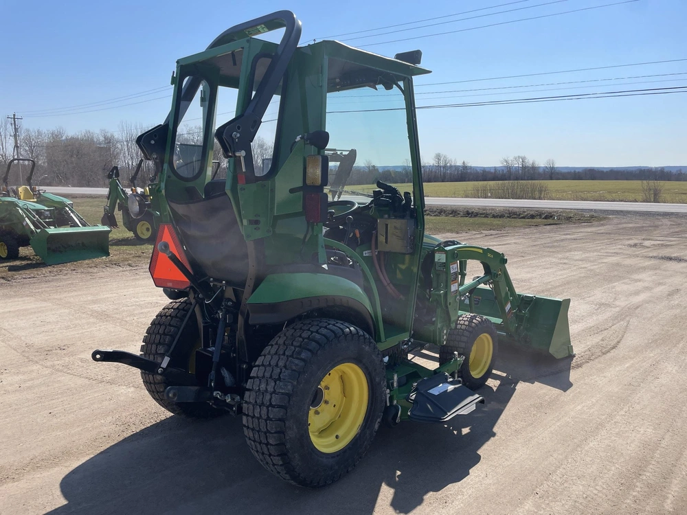 2022 John Deere 2025r alt
