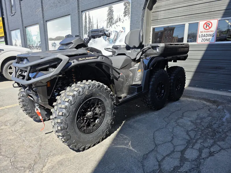 Can-Am OUTLANDER MAX 6X6 BACKCOUNTRY 1000R 2026