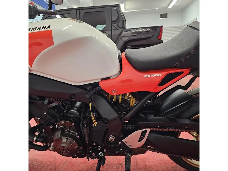 2026 Yamaha XSR 900 thumbnail 10