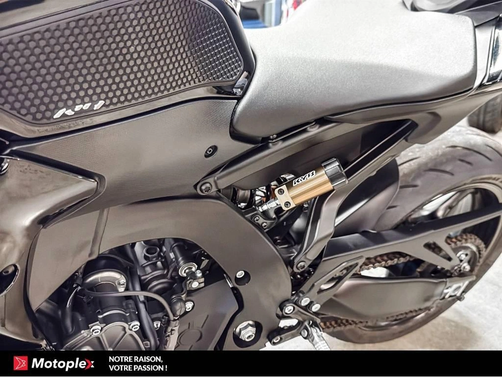 2025 Yamaha R9 Full Options alt