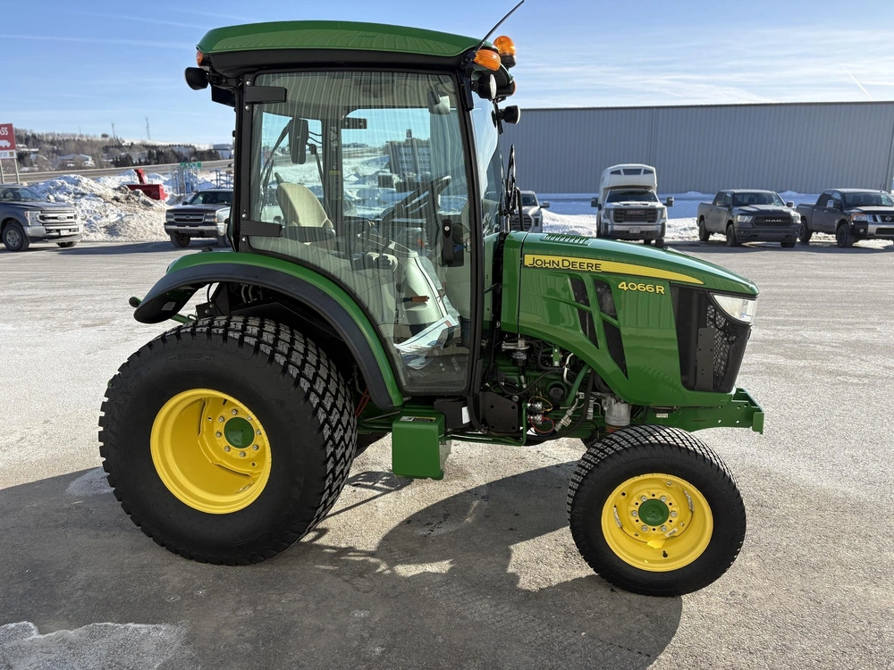 2022 John Deere 4066r alt