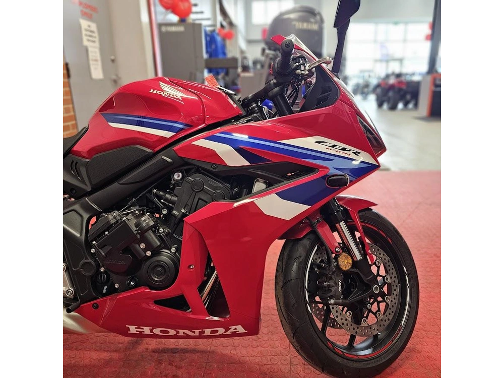 2025 Honda Cbr650r alt