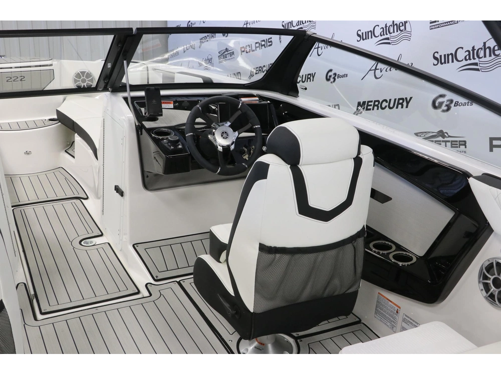 2026 Yamaha 222s alt