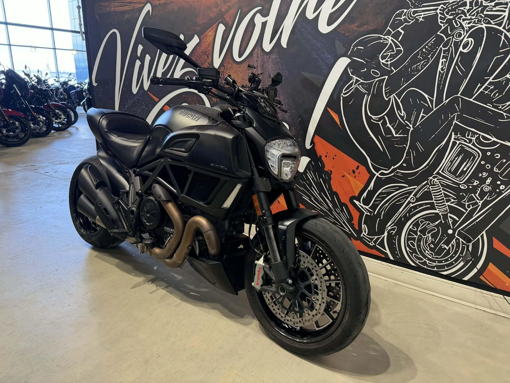 Ducati Diavel 2015 alt