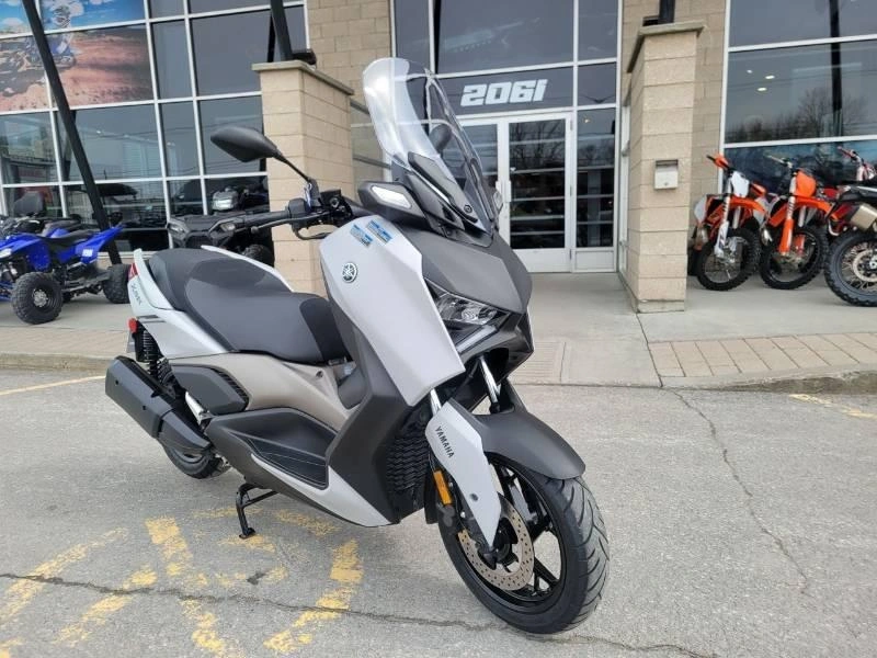 2023 Yamaha Xmax 300 alt