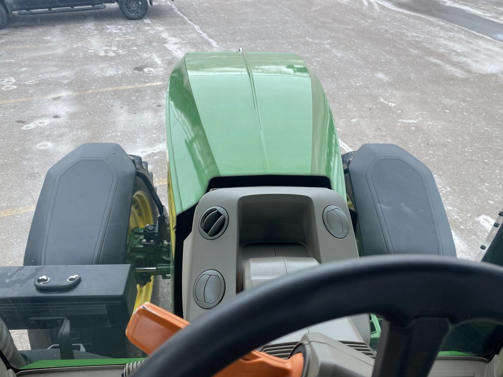 2023 John Deere 7r 210 alt