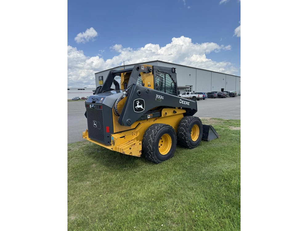 John Deere 332g 2023 alt