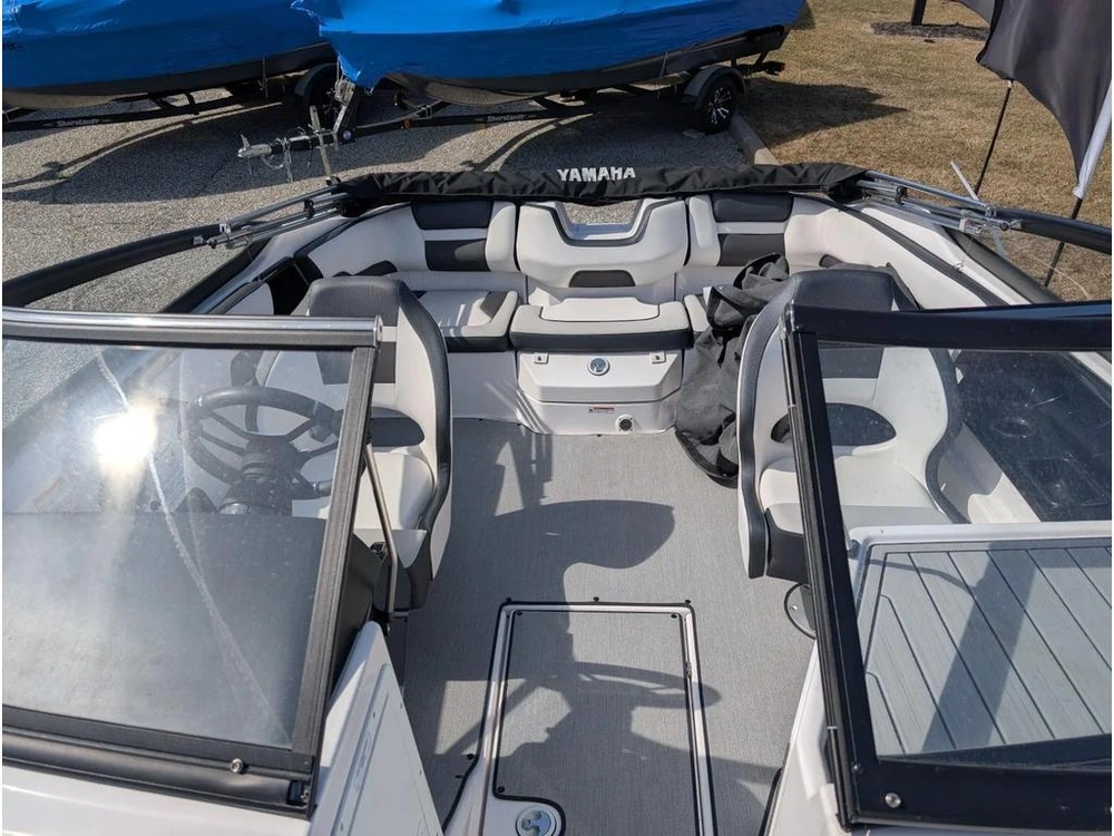 2021 Yamaha Sx195 Only 89 Hours! 250 Horsepower! 50 Mph + Super Clean! ! $56995 Plus Hst & Licensing. Finance For $124 Weekly With No Downpayment! Trades Welcome. alt