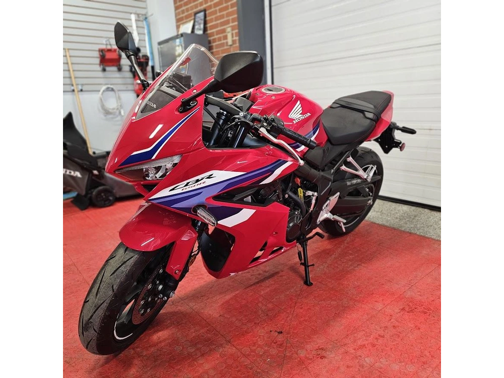 2025 Honda Cbr650r alt