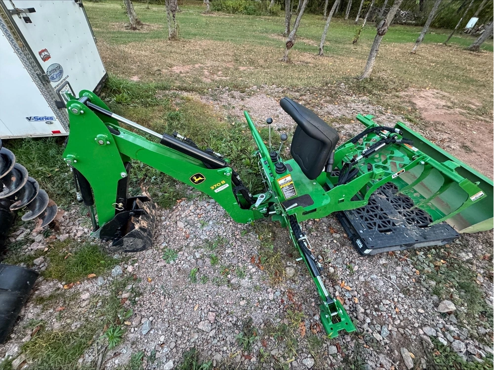 John Deere 370b 2023 alt