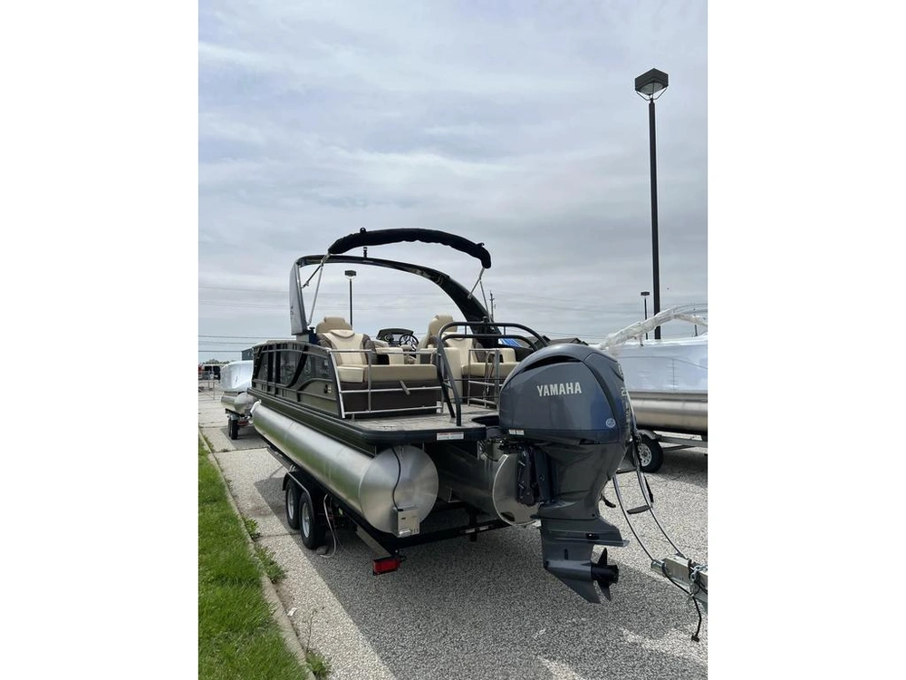 2022 Godfrey Marine Mc235rl alt