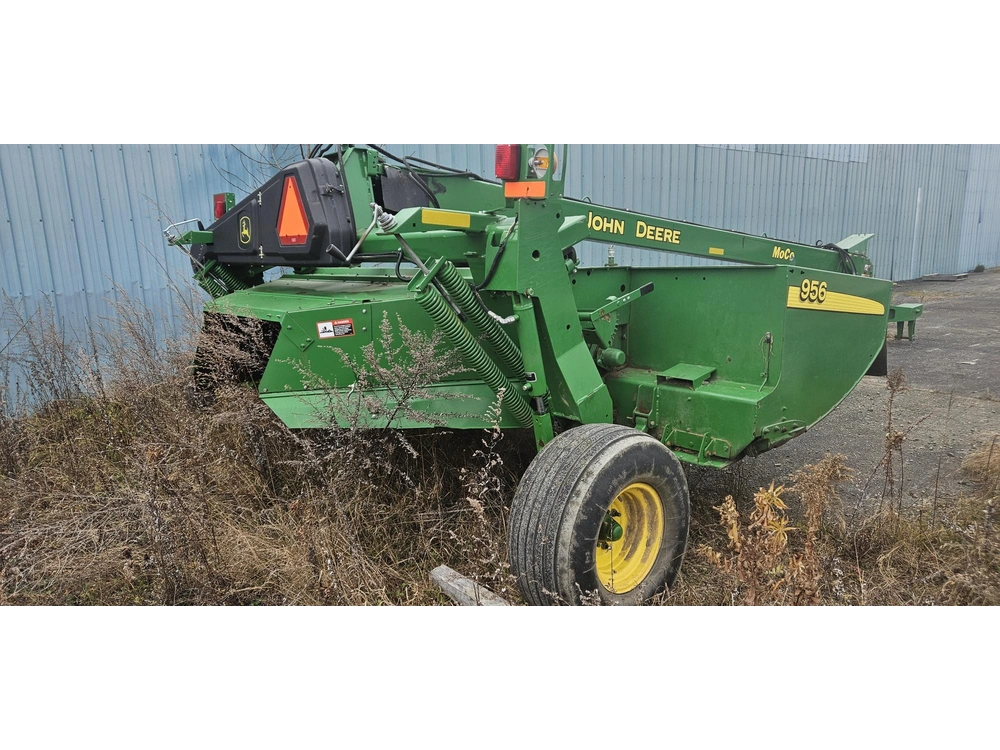 2015 John Deere 956 alt