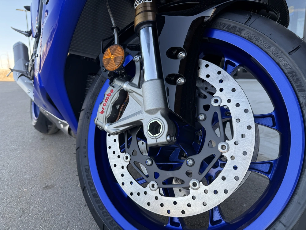 2026 Yamaha R1 alt