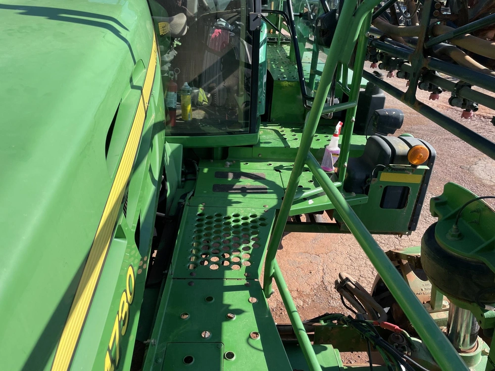 2011 John Deere 4730 alt