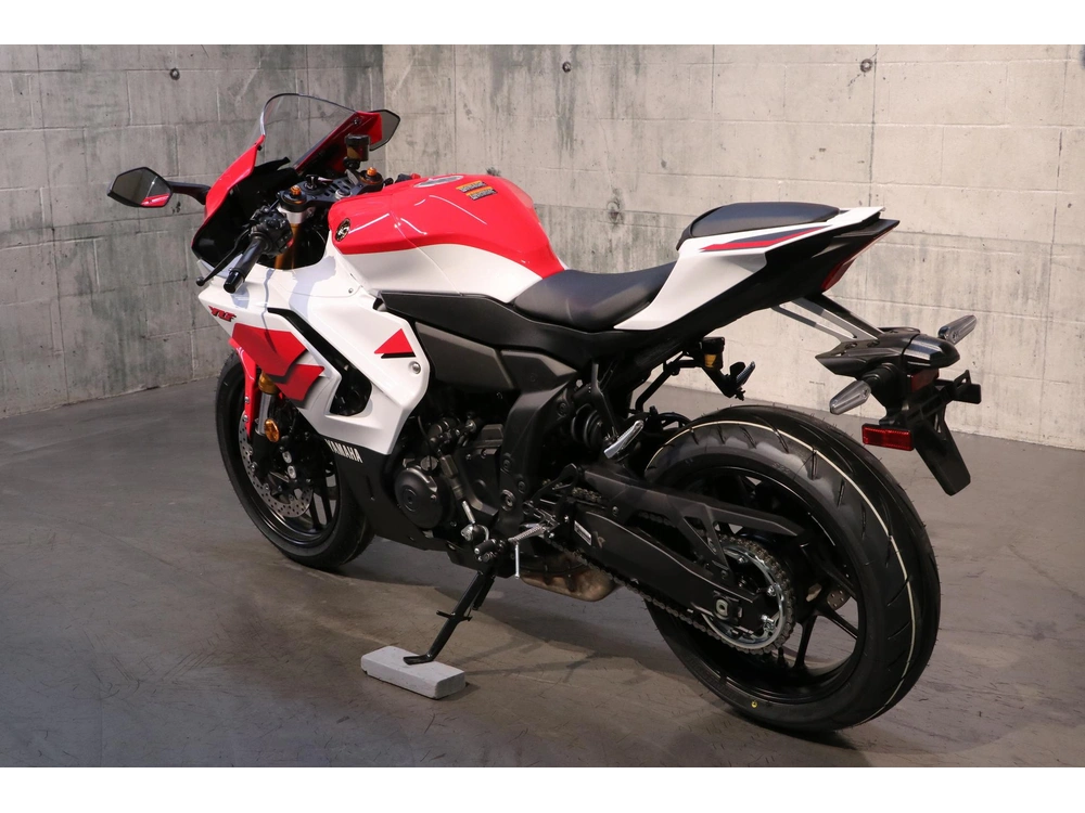 2026 Yamaha Yzf-r7 70e Anniversaire alt