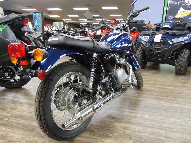 2025 Kawasaki W230 thumbnail 3