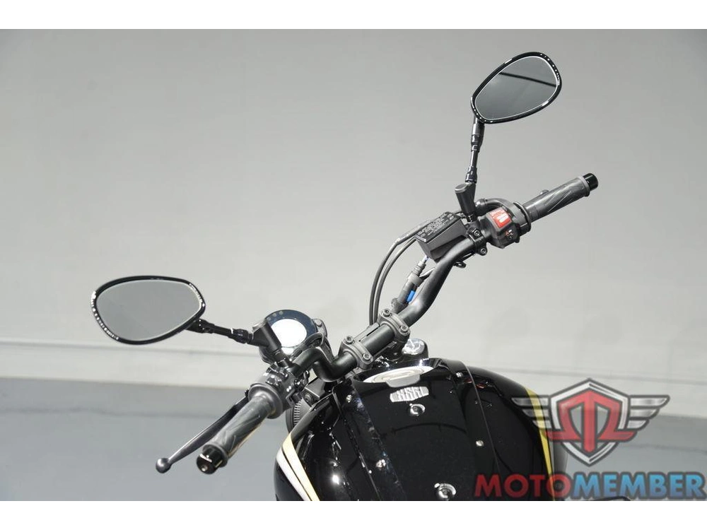 2025 Yamaha Xsr700 alt