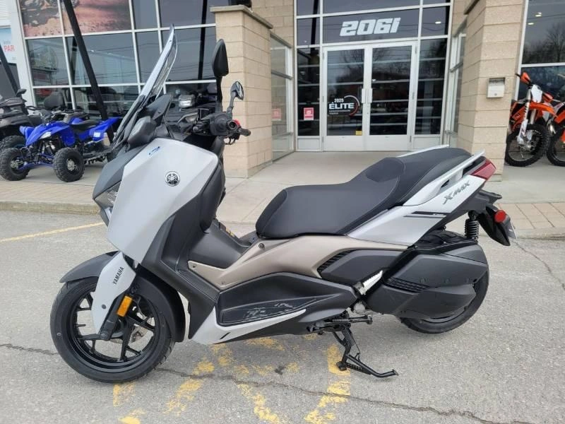 2023 Yamaha Xmax 300 alt