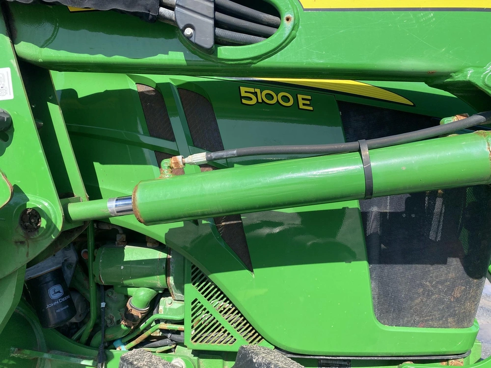 John Deere 5100e 2021 alt