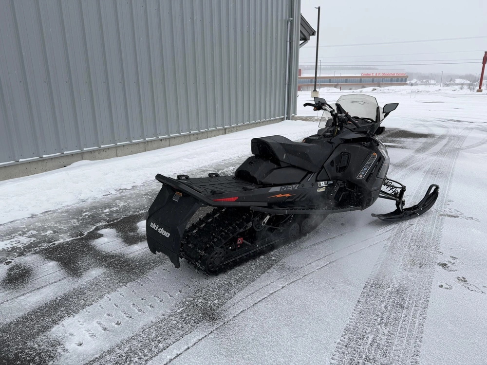 Ski-doo Renegade Adrenaline 900 Turbo 2020 alt