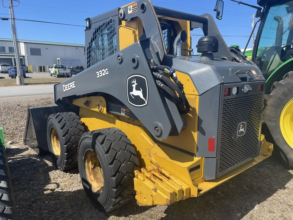 John Deere 332g 2023 alt