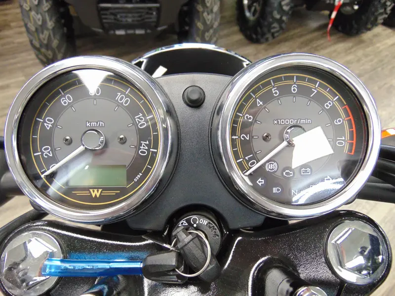 2025 Kawasaki W230 thumbnail 6