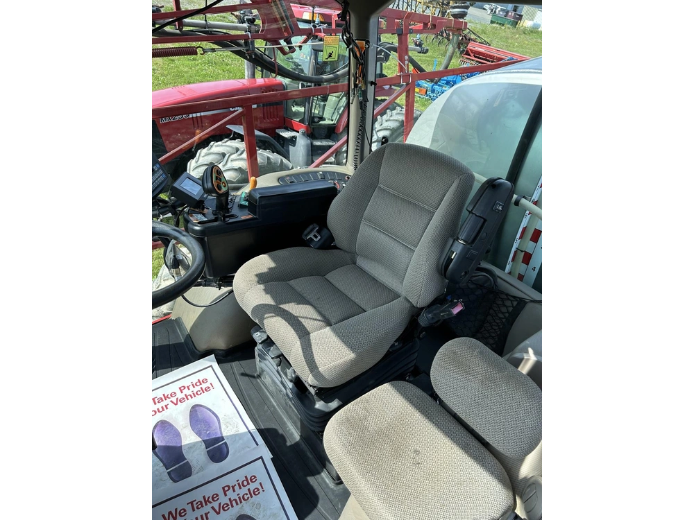 Case Ih Patriot 3330 2011 alt