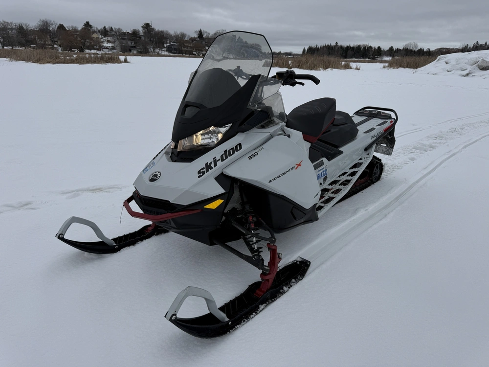 2023 Ski-doo Back Country X 850 alt