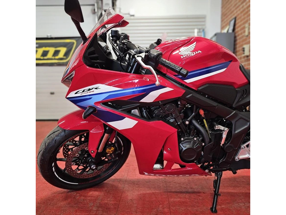 2025 Honda Cbr650r alt