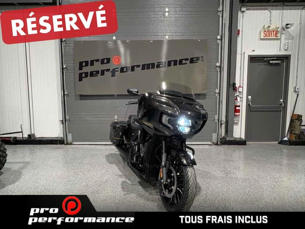 2026 Indian Motorcycle Challenger Dark Horse + 112 & Audio Package alt